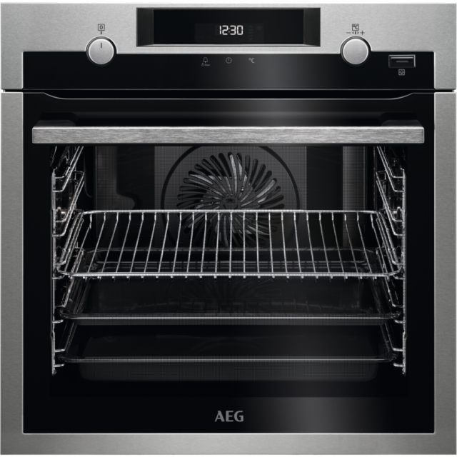 AEG BPS55IE20M
Steambake Pyrolytic Multifunction Oven With Easy2clean Tray With Retractable Rotary