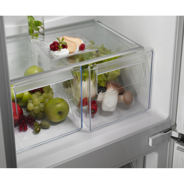 AEG NSC7T185ES 54.6cm Frost Free Fridge Freezer