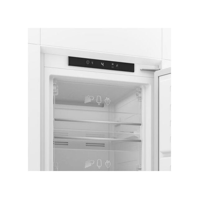 Blomberg FNT454I Frost Free Integrated Freezer 