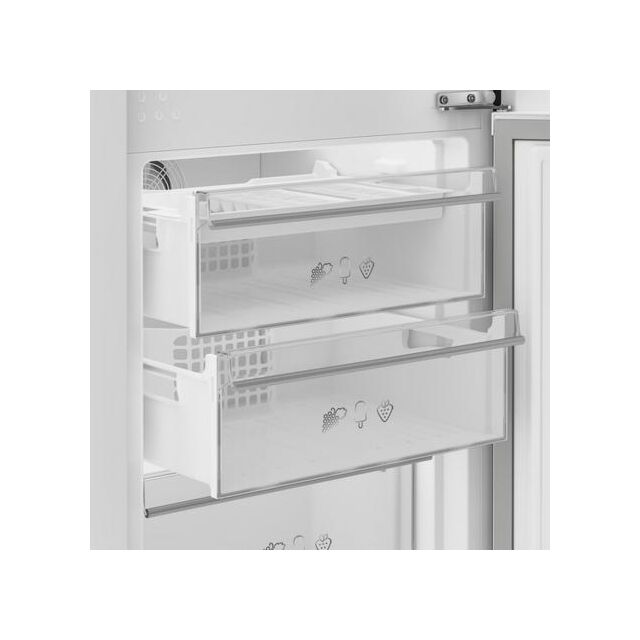 Blomberg KND4554VI 70/30 Intergrated Fridge Freezer White