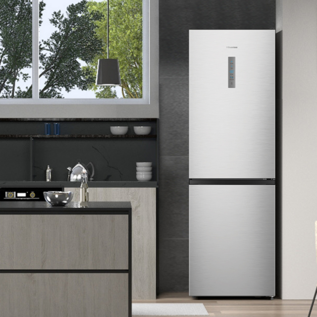 Hisense RB395N4BCE 60/40 Frost-Free Fridge Freezer
