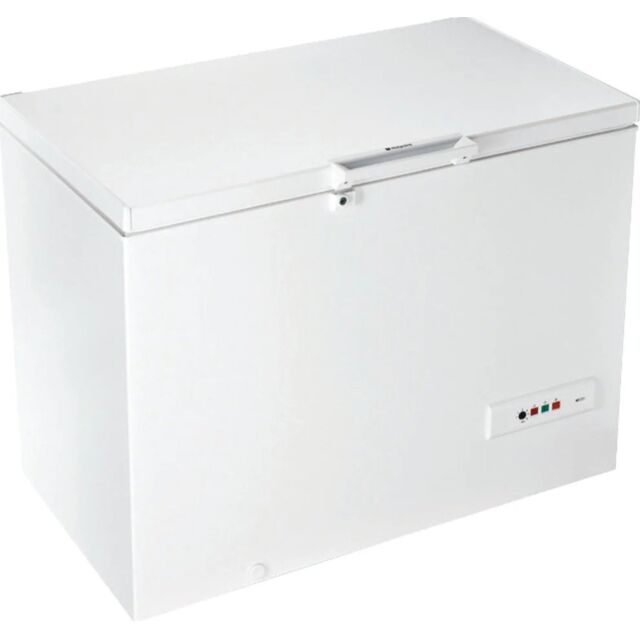 Hotpoint CS2A300HFA1 118cm Chest Freezer - White