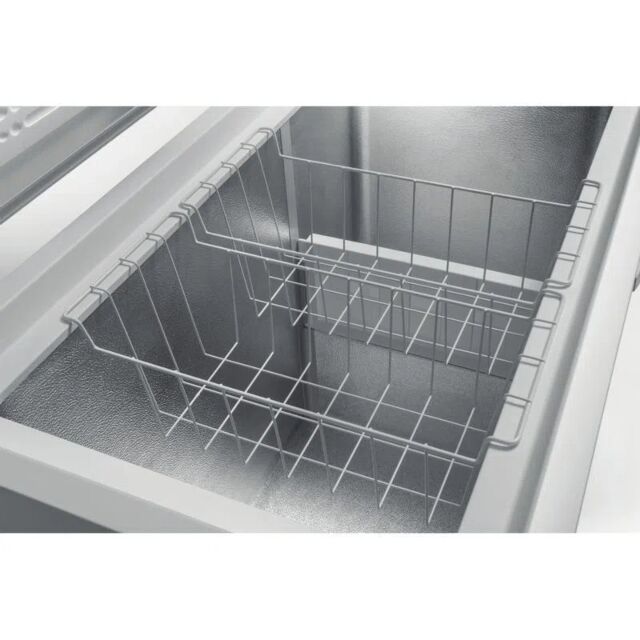 Hotpoint CS2A400HFMFAUK1 140.5cm Chest Freezer - White