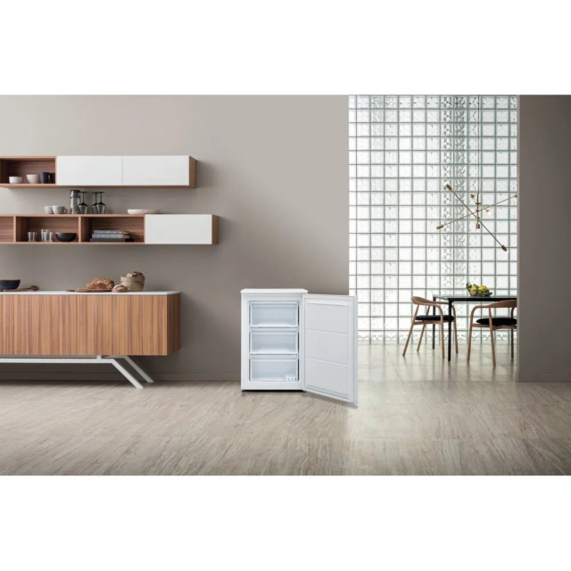 Hotpoint H55ZM1110W1 Undercounter Freezer