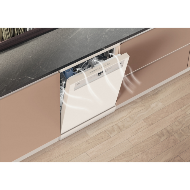 Hotpoint H7FHP43WUK Dishwasher with Maxi Space Tub