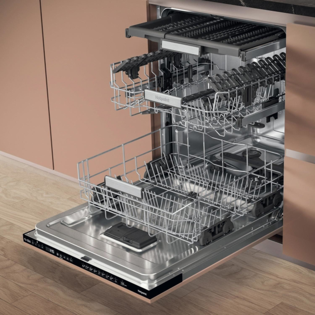 Hotpoint H7I HP42 L UK H7IHP42LUK Built In Dishwasher - 15 Place Settings