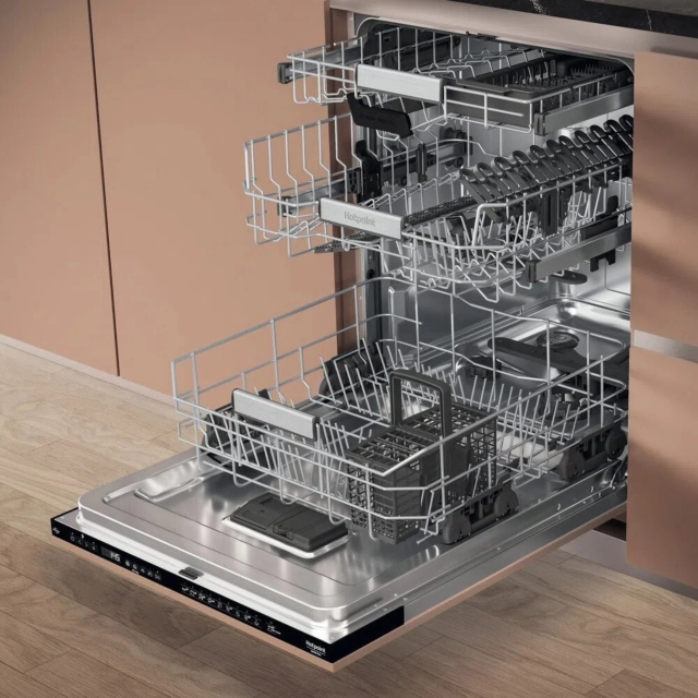 Hotpoint H8IHP42LUK Bi Full Size Dishwasher, 15 Place