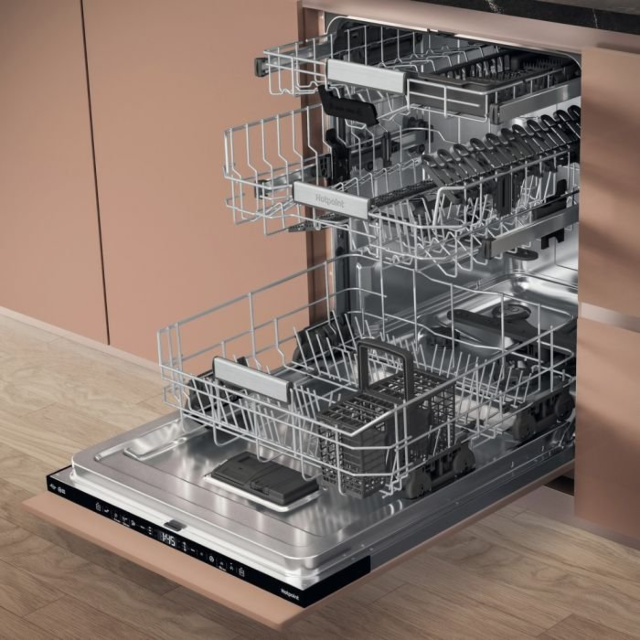 Hotpoint H8I HT59 LS UK H8IHT59LSUK 60cm Integrated Dishwasher - 14 Place Settings