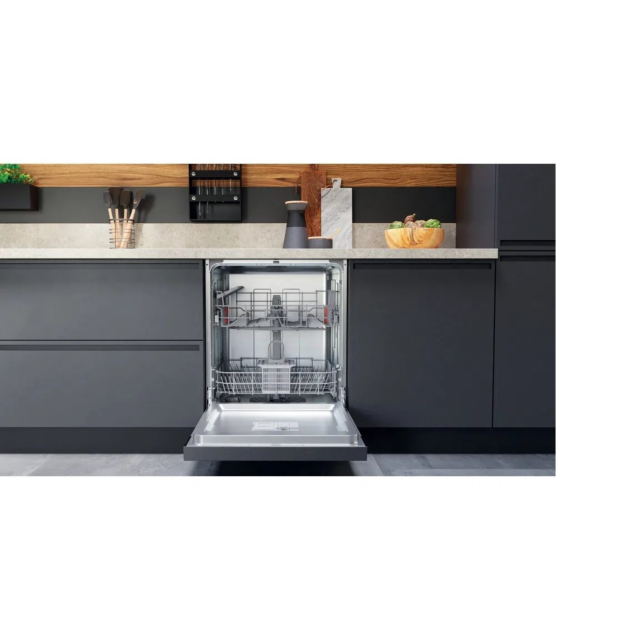 Hotpoint HBC2B19UKN Semi-Integrated Dishwasher