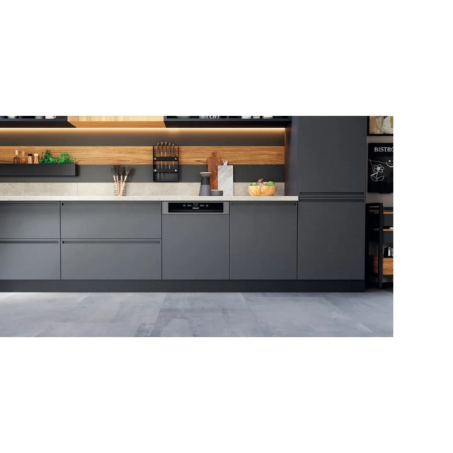Hotpoint HBC2B19XUKN Semi-Integrated Dishwasher