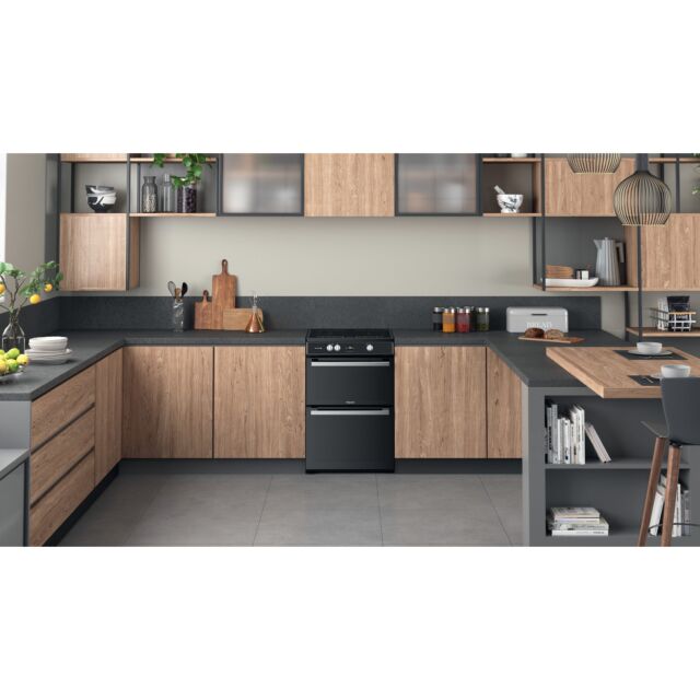 Hotpoint HDT67I9HM2C/UK Freestanding Cooker Induction Hob With Double Oven And Tilted Controls