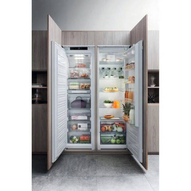 Hotpoint HF1801EF1UK 54 cm Built-In No Frost Tall Freezer