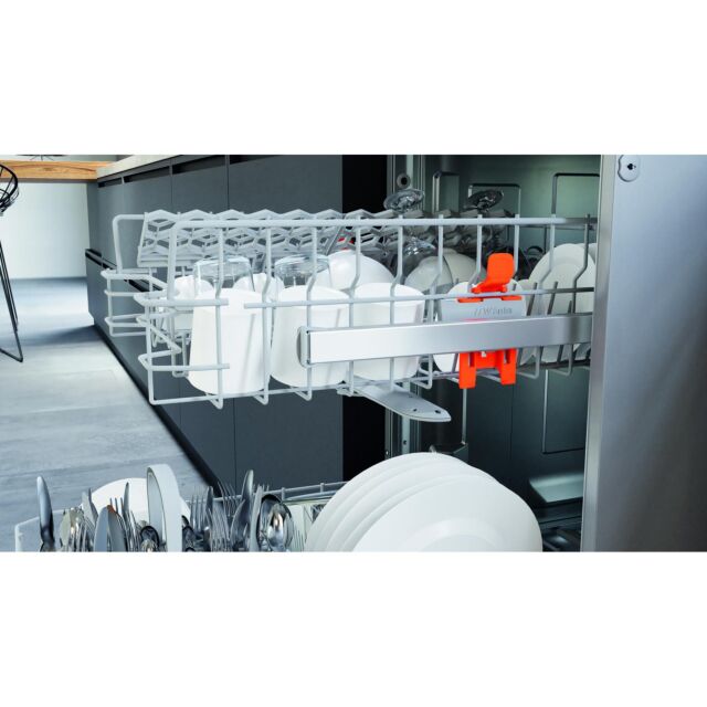 Hotpoint HF9E1B19SUK Freestanding Slimline Dishwasher Silver