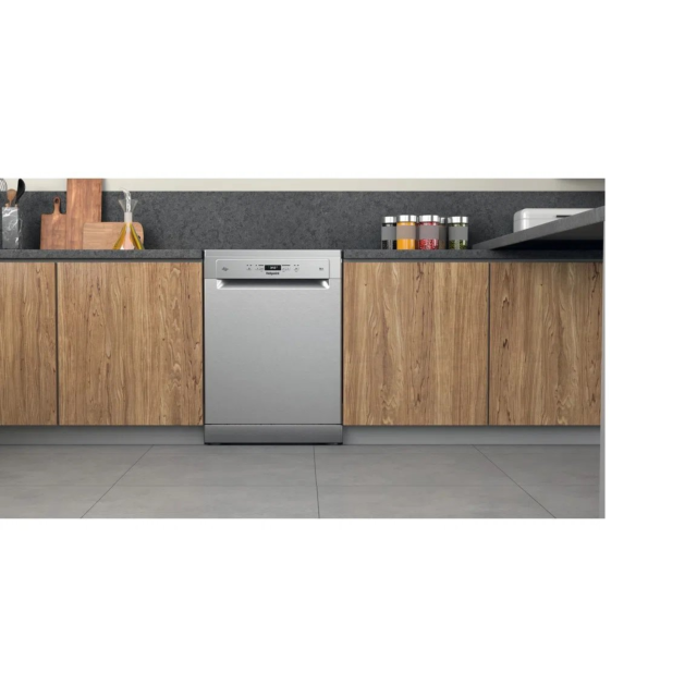 Hotpoint HFC3T232WFGXUK Dishwasher