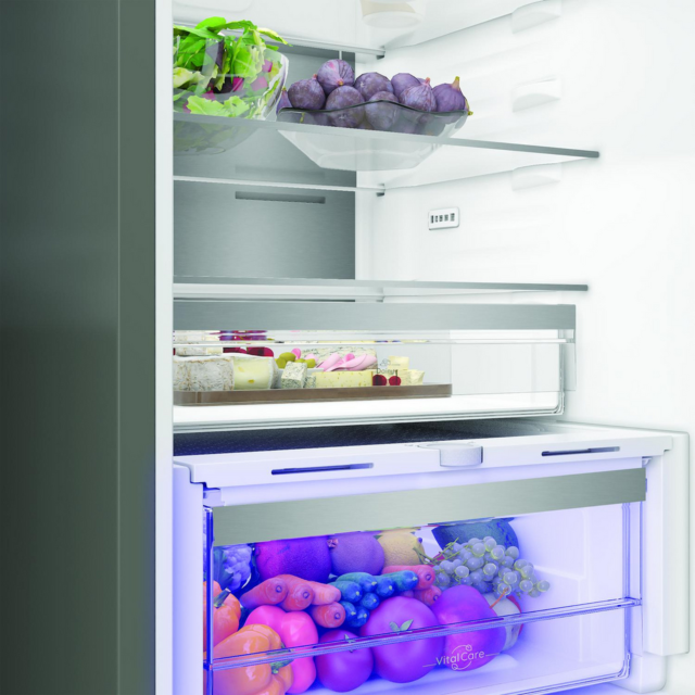 Hotpoint HPK26413XR6UKE 59.5cm 70/30 Fridge Freezer Black Steel