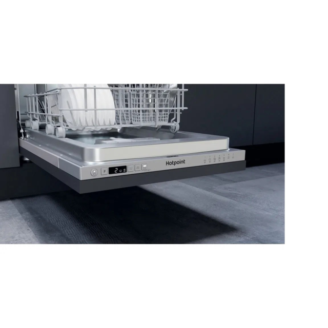 Hotpoint HSIC3M19CUKN Built-In Slimline Dishwasher