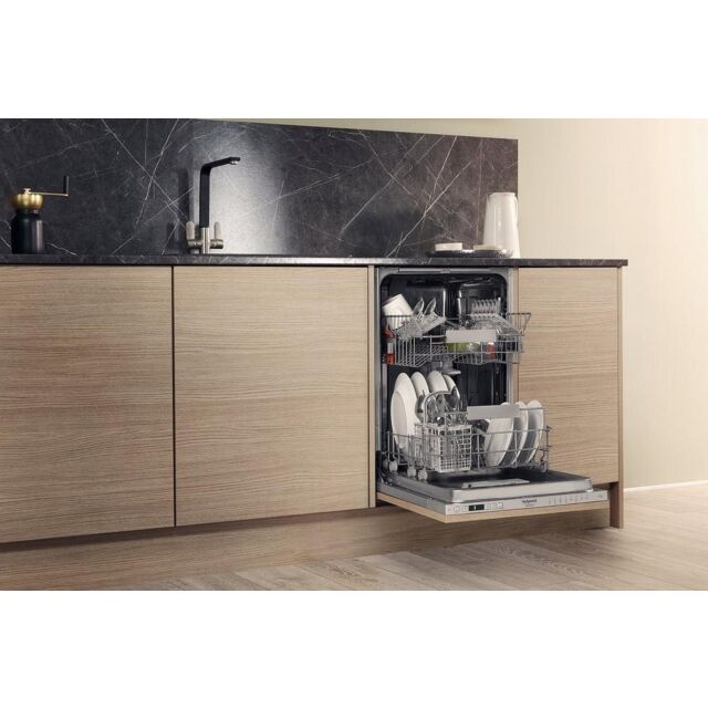 Hotpoint HSICIH4798BI Integrated Slimline Dishwasher - Stainless Steel 