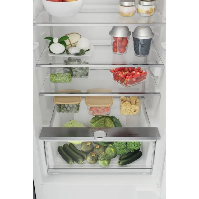 Hotpoint HTC18T311 Built-In Total No Frost Fridge Freezer