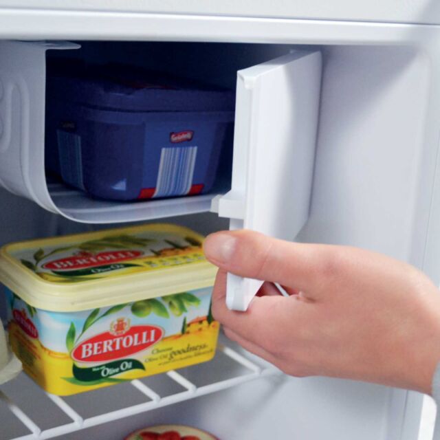 Igenix IG3711 47L Table Top Fridge With Lock White