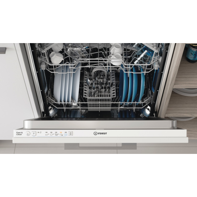 Indesit D2IHL326UK Full Size Dishwasher - White- 14 Place Settings