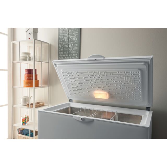 Indesit DCF1A300 Chest Freezer 300 Litre