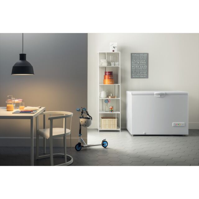 Indesit DCF1A300 Chest Freezer 300 Litre