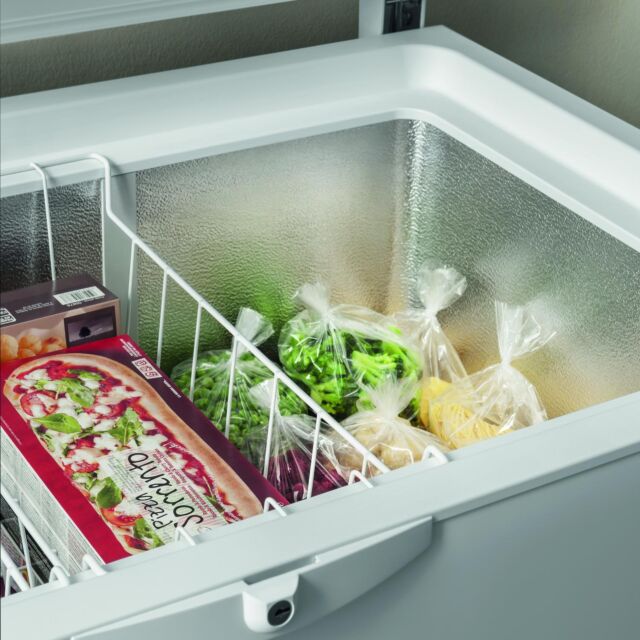 Indesit OS2A250H21 Freestanding Chest Freezer