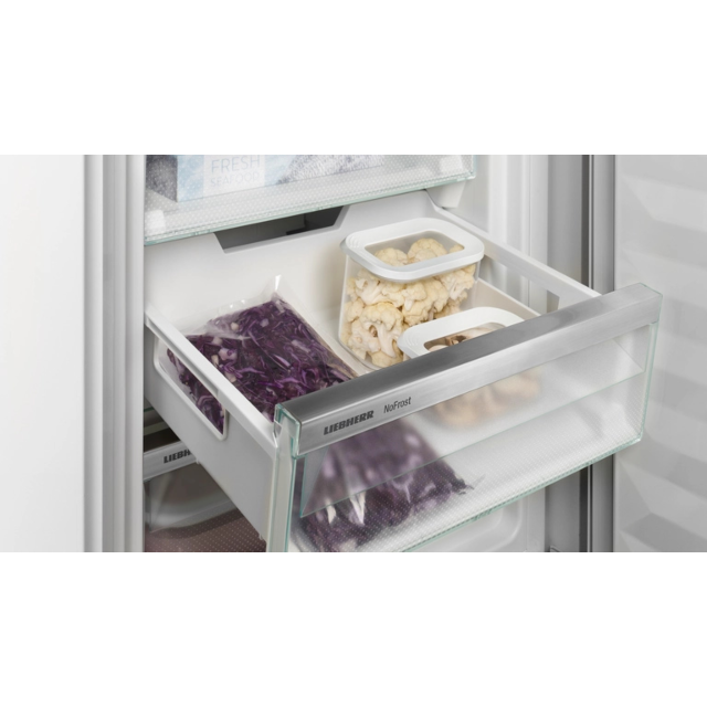 Liebherr ICNB5123 NoFrost fridge-freezer with EasyFresh