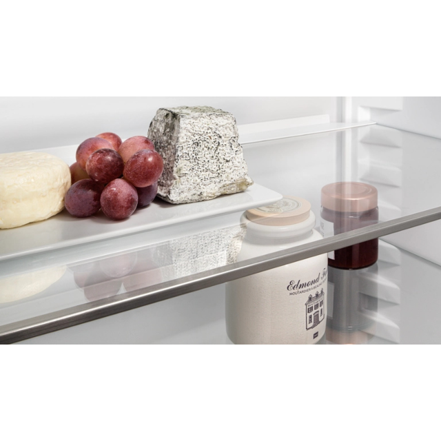 Liebherr ICNB5123 NoFrost fridge-freezer with EasyFresh