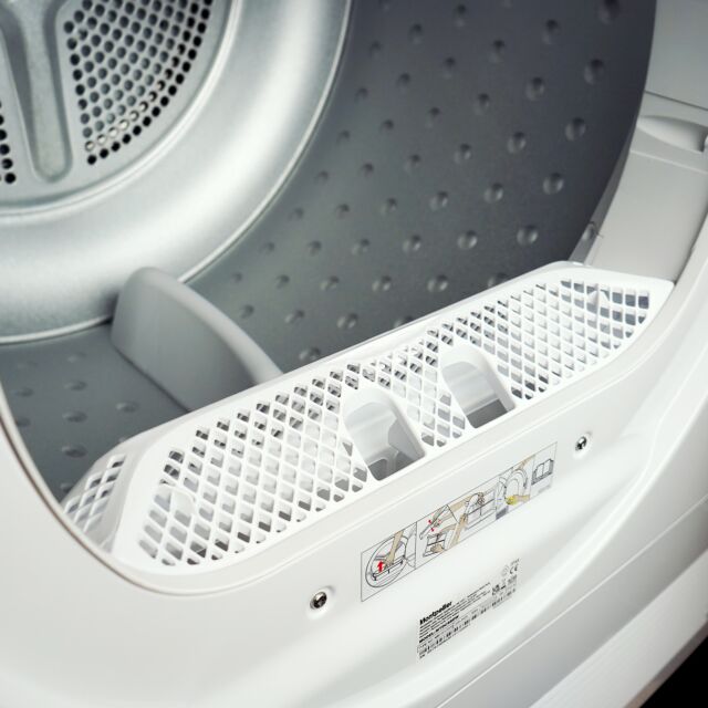 Montpellier MTDC8SDW Condenser Drier 8Kg In White