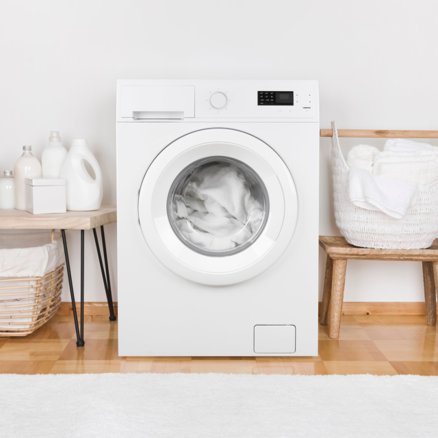 Montpellier MWM61200W Montpellier MWM61200W 6kg 1200 Spin Washing Machine - White